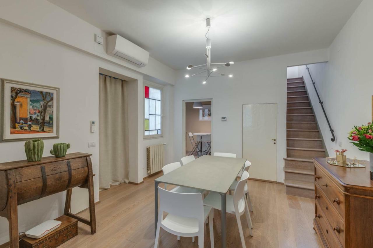- Santa Croce Panoramic View Apartment
