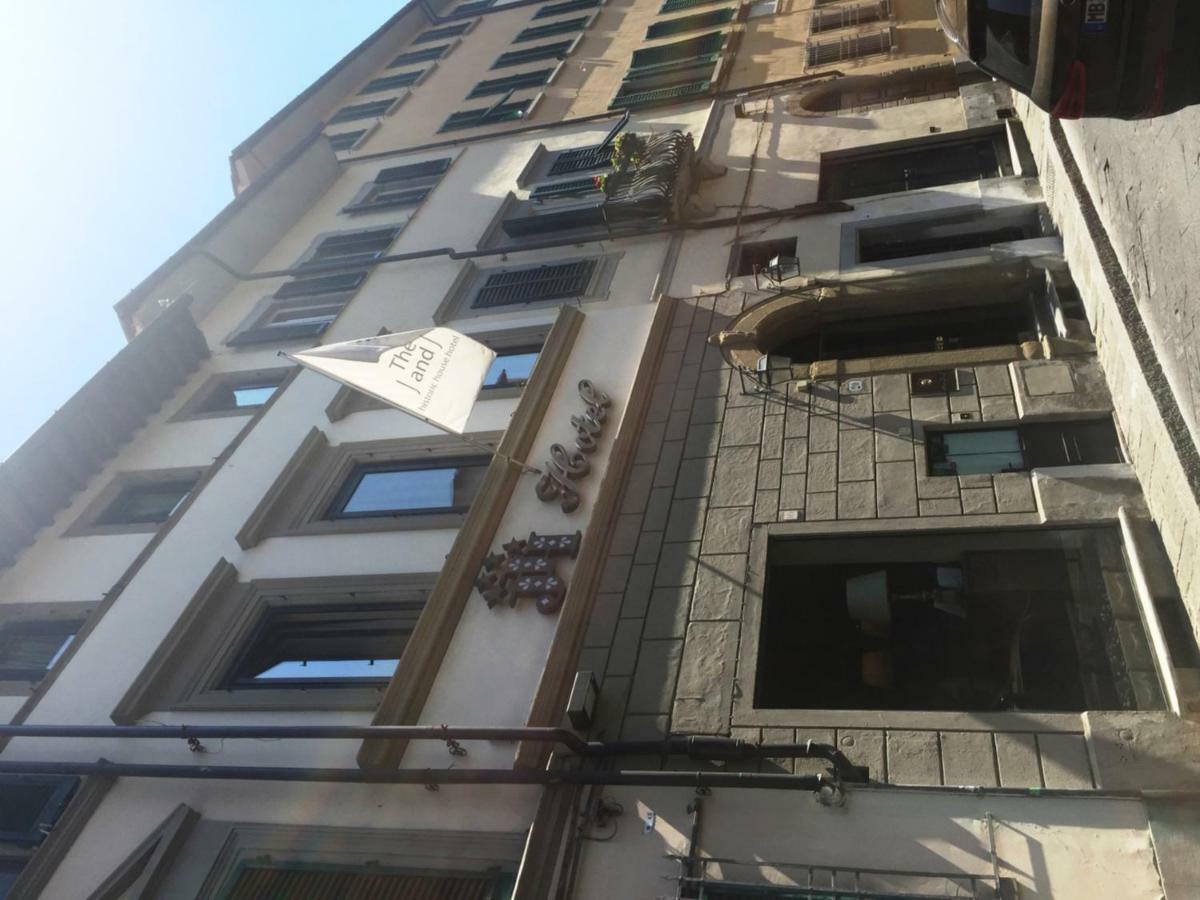 J And J Hotel