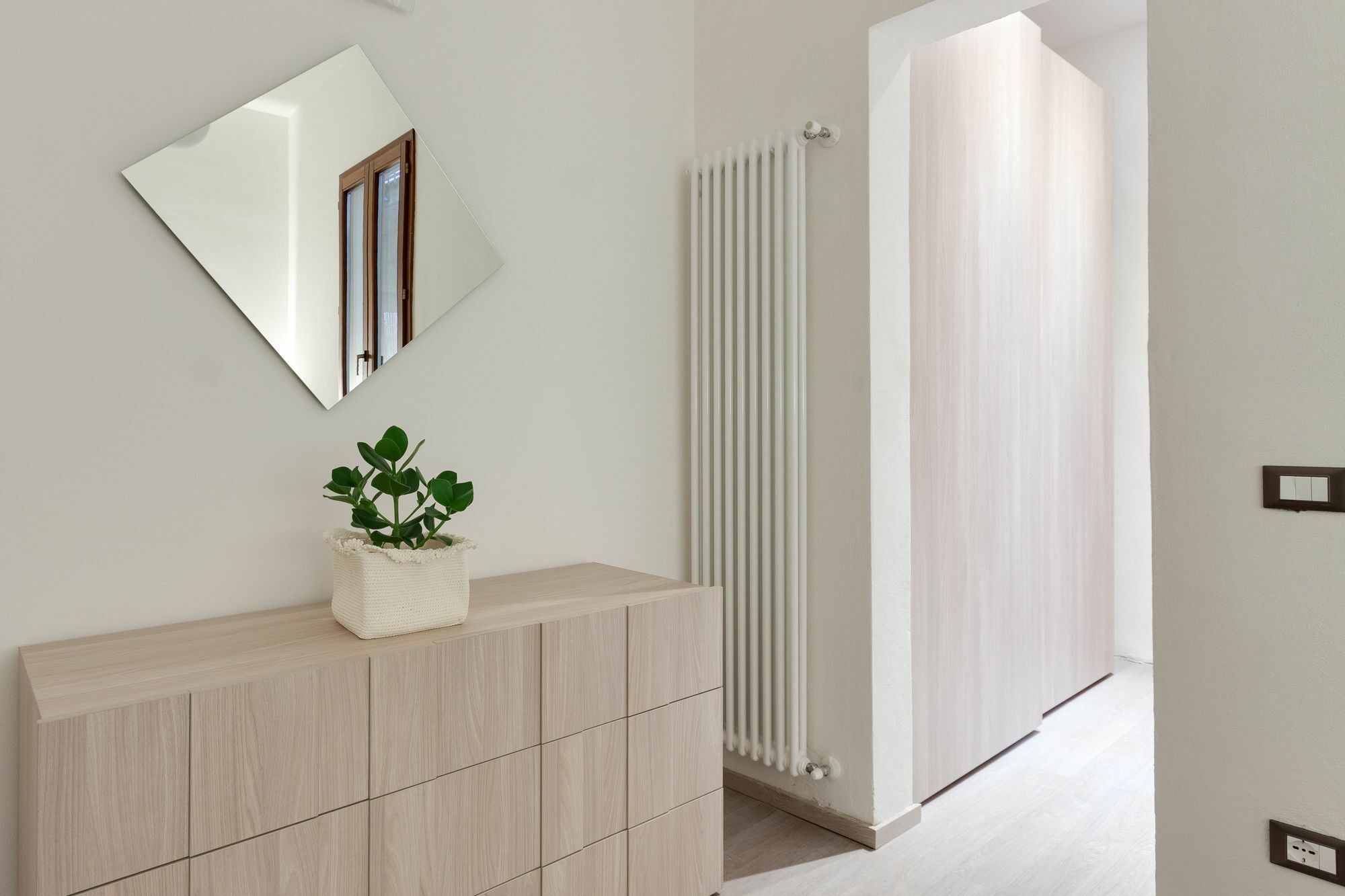 Pergola - 1 Bdr Flat With Inner Courtyard Apartment