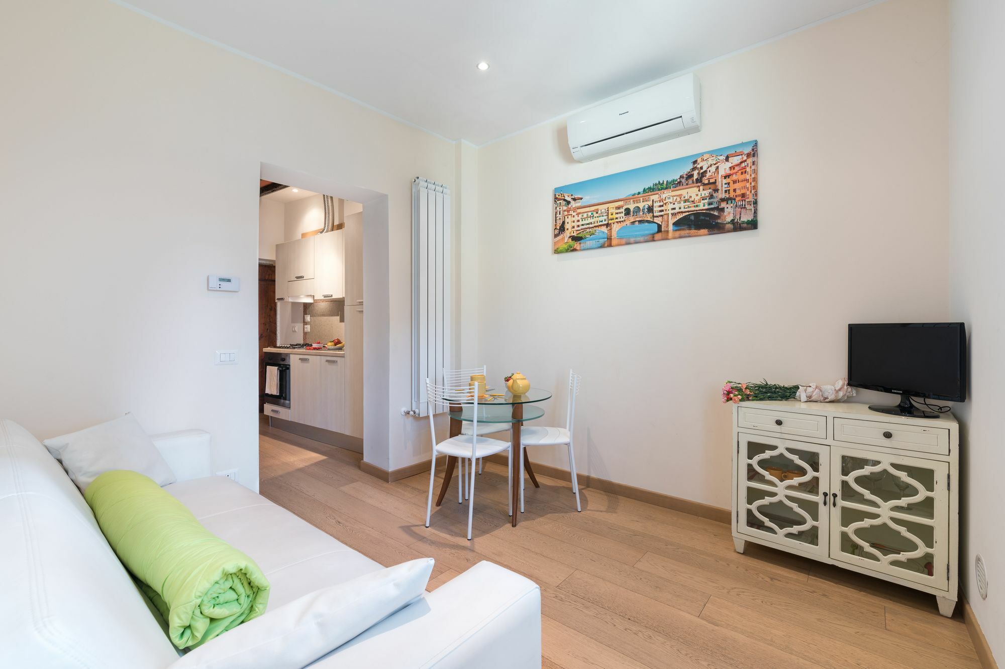 Apartment Roommo Borgo Florence