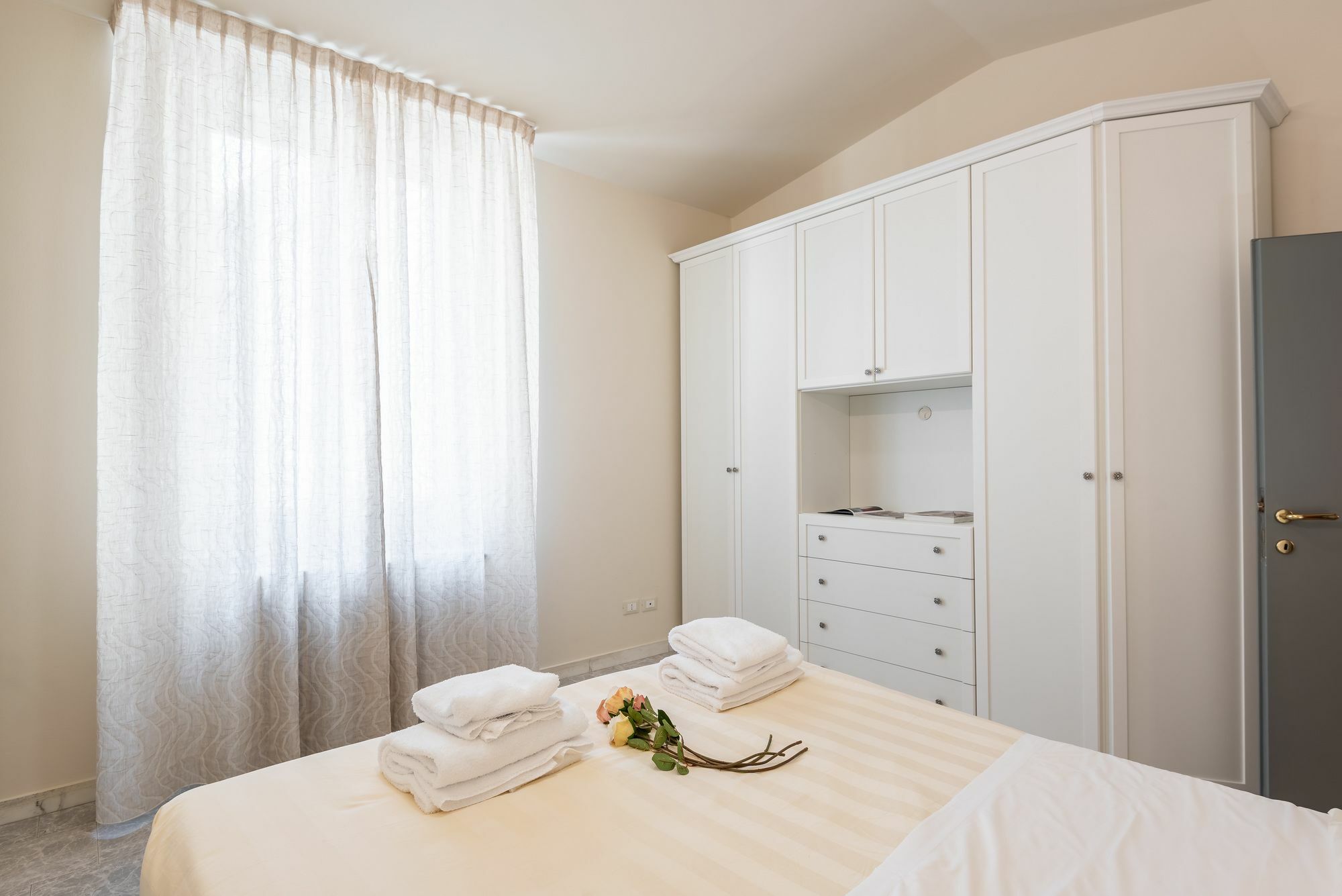 Ognissanti 3 Bedrooms Apartment *