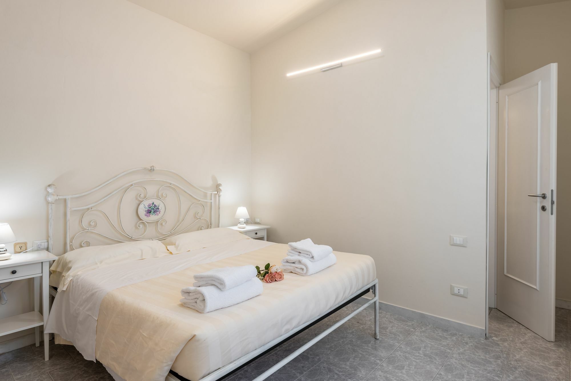 Ognissanti 3 Bedrooms Apartment Florence