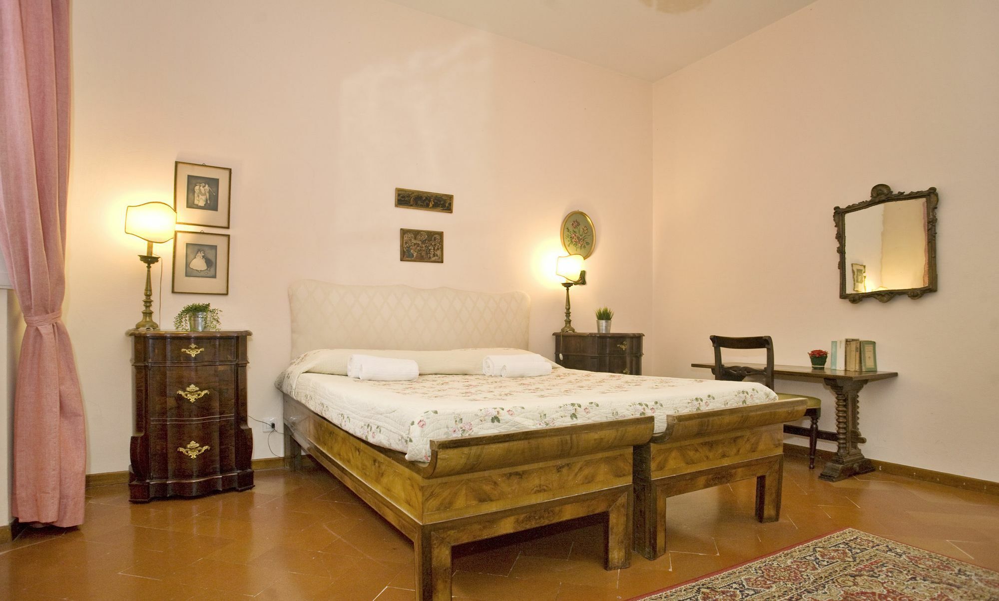 Two Steps From Ponte Vecchio Apartment *