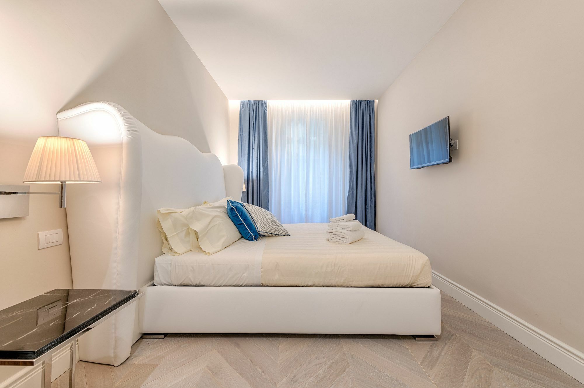 Luxury Blue River By Mmega * Florence