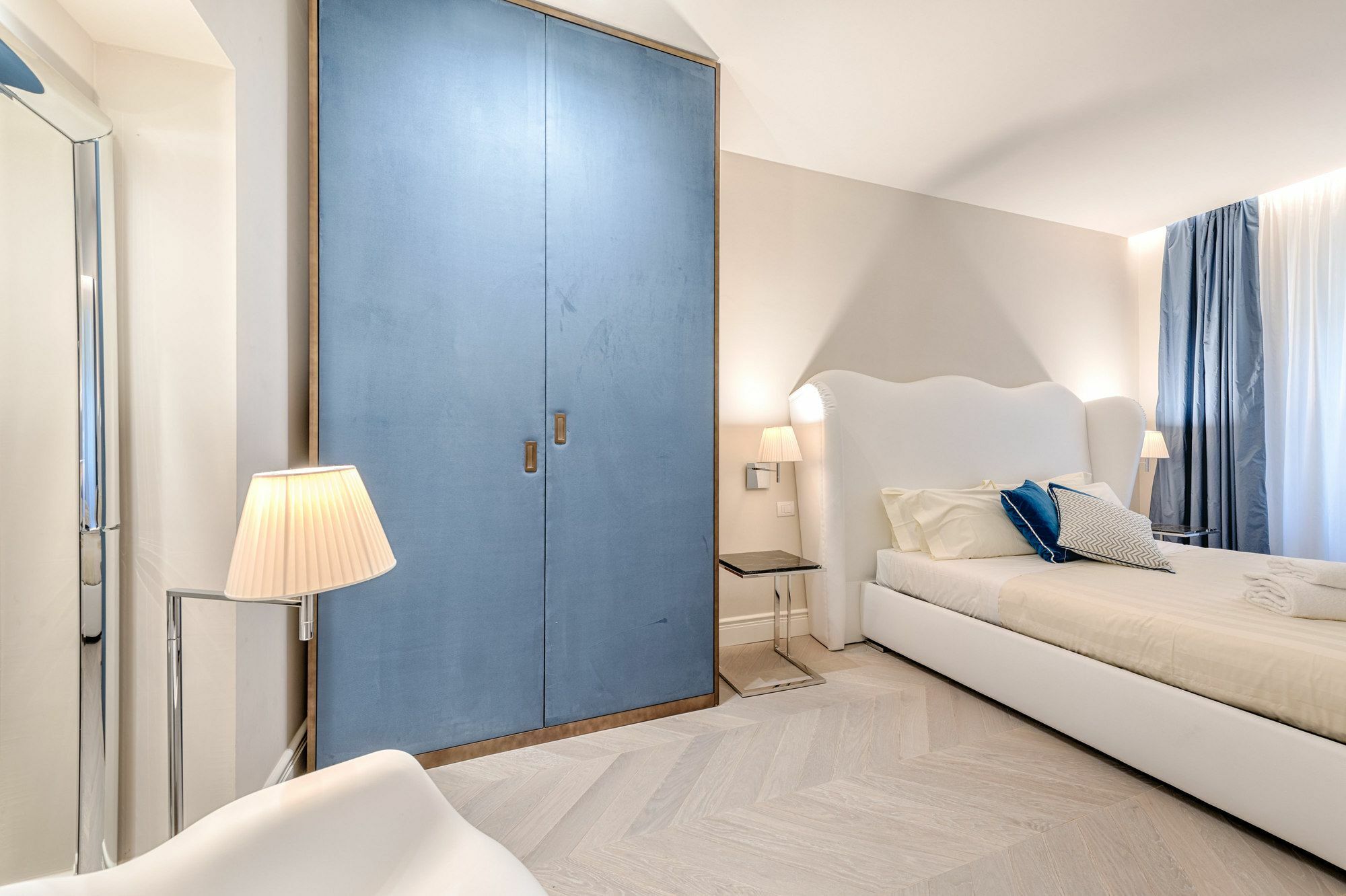 Luxury Blue River By Mmega Florence