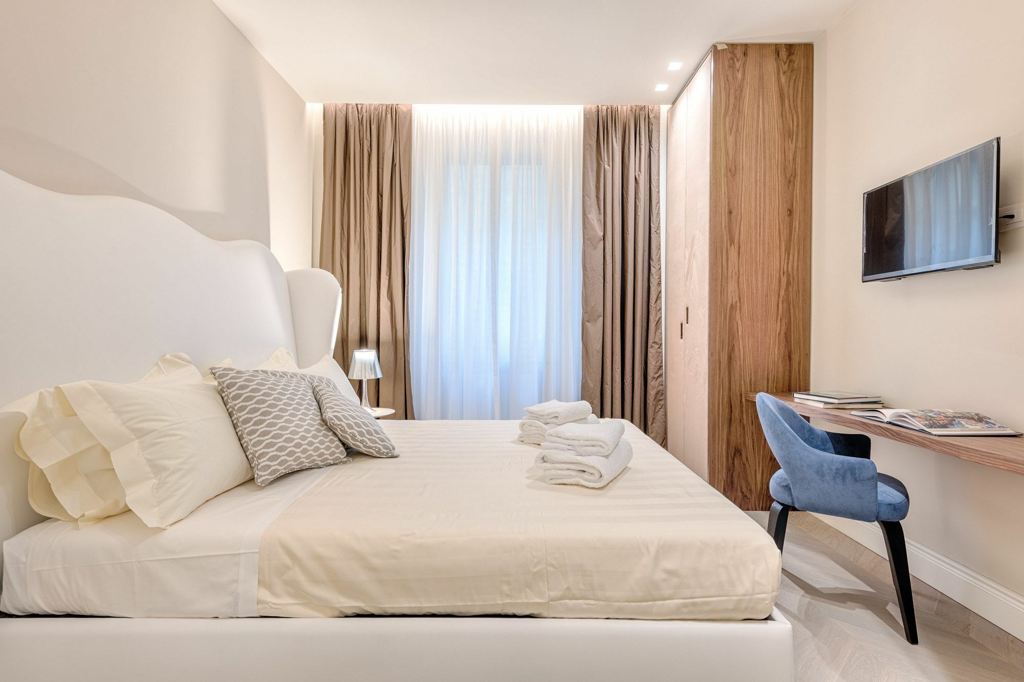 Luxury Blue River By Mmega Apartment
