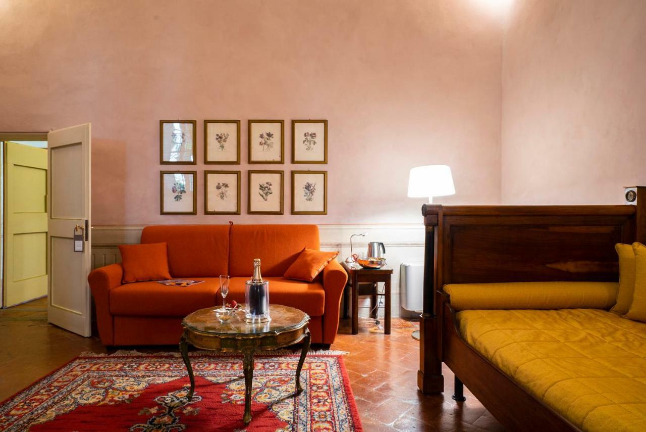 Torre Dei Lari Residenza D'epoca Bed & Breakfast Florence