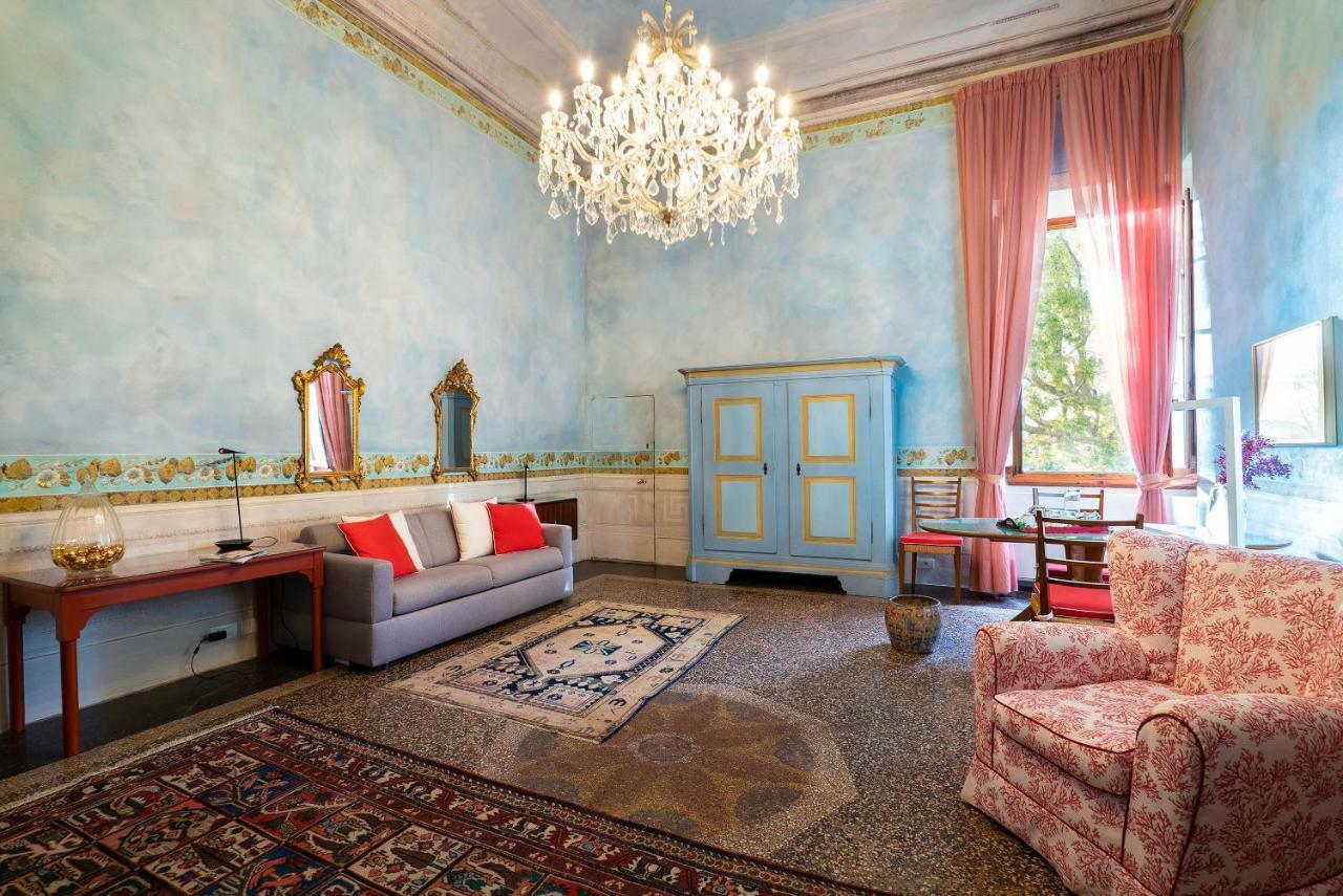 Bed & Breakfast Torre Dei Lari Residenza D'epoca Florence