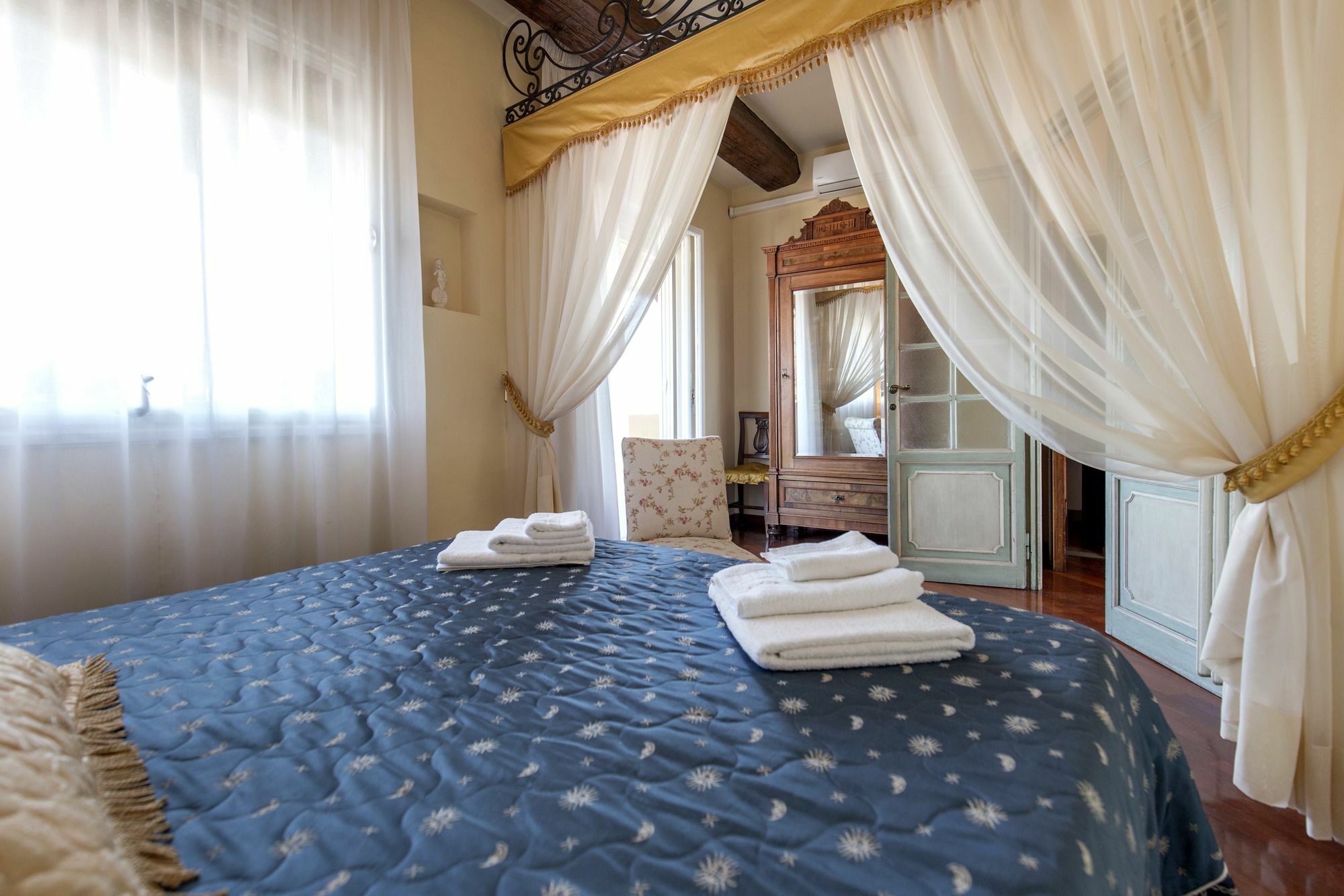 Bb Charme - Ponte Vecchio Apartment Florence