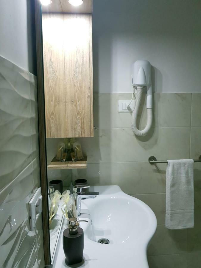 Vittoria's Bridge Flat Apartment *