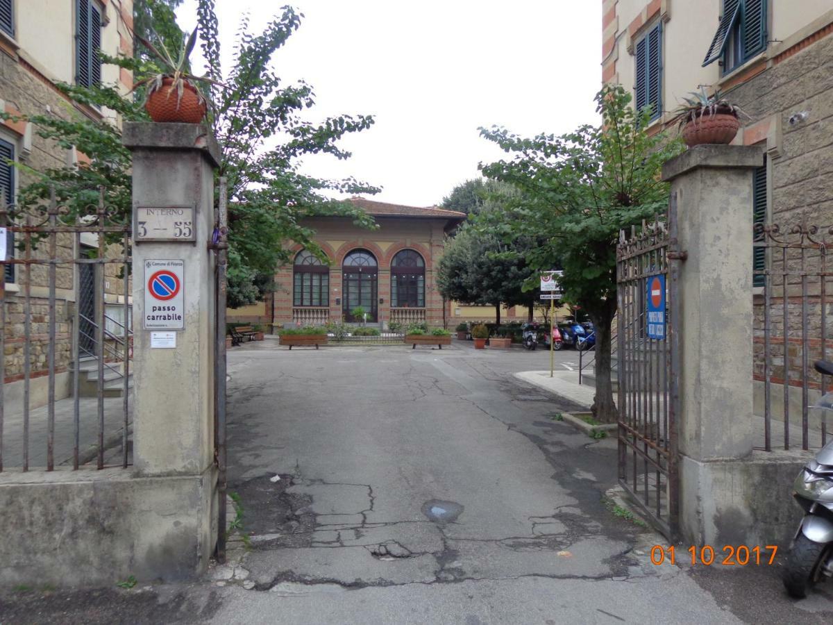 Vittoria's Bridge Flat Apartment Florence