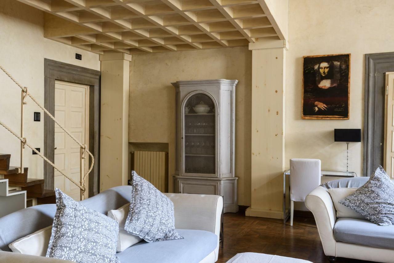 Mozart Palace Regal Apartment *