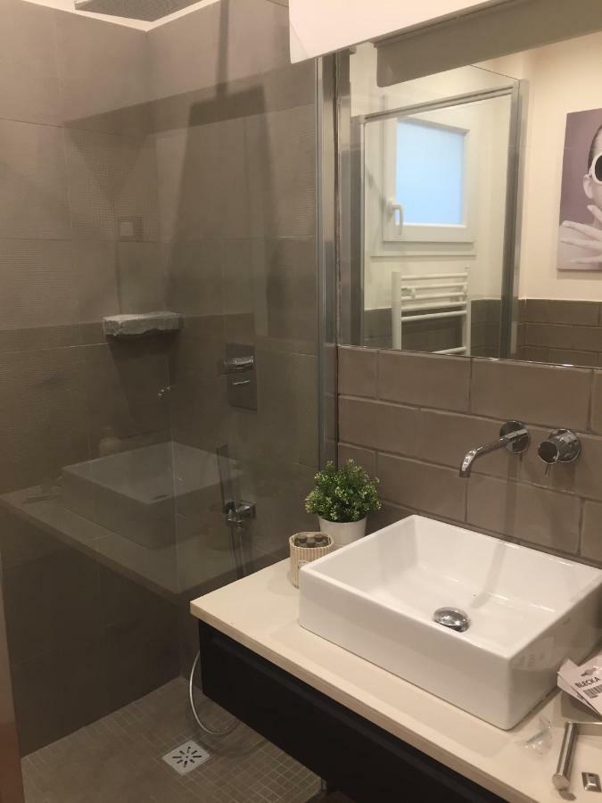 Leon Rosso Flat Apartment *