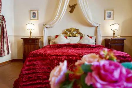 Classic Style In Center Apartment Florence