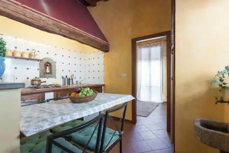 Real Rustic Tuscany Style In Center Appartement