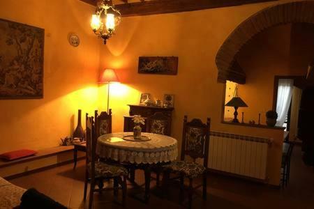 Real Rustic Tuscany Style In Center Appartement *