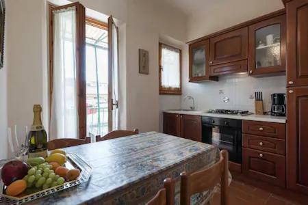 Apartment Classic Style In Center *