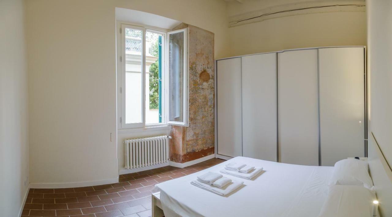 Ee Luxury * Florence