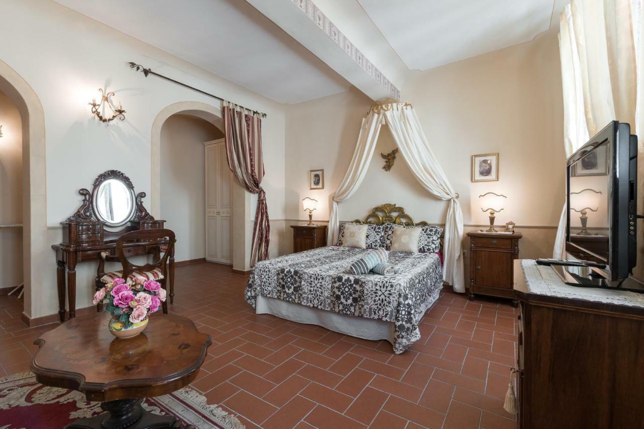 Apartment Classic Style In Center Florence