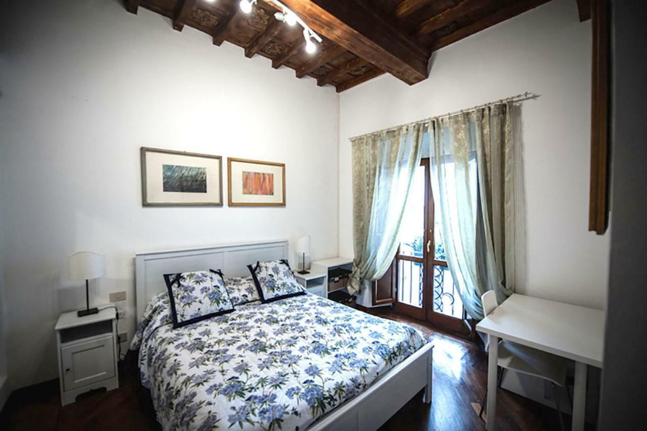 Luxury Central Flat River View Apartment Florence