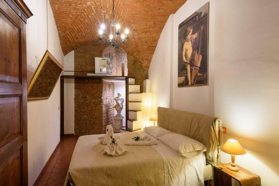 Secret Suite: A Dream Came True In Apartment *