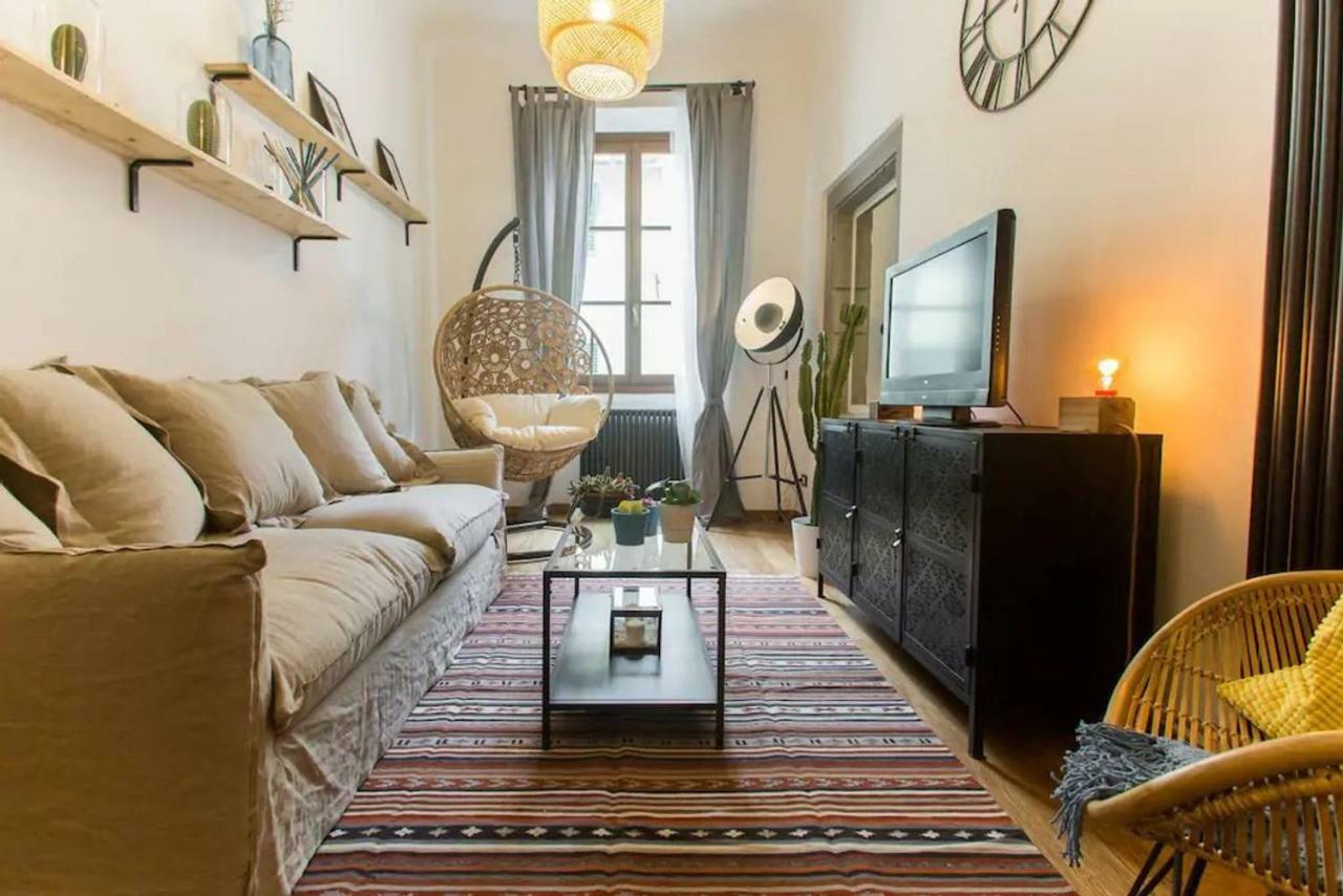 Step To Duomo And The Sights From Refurbished Appartement