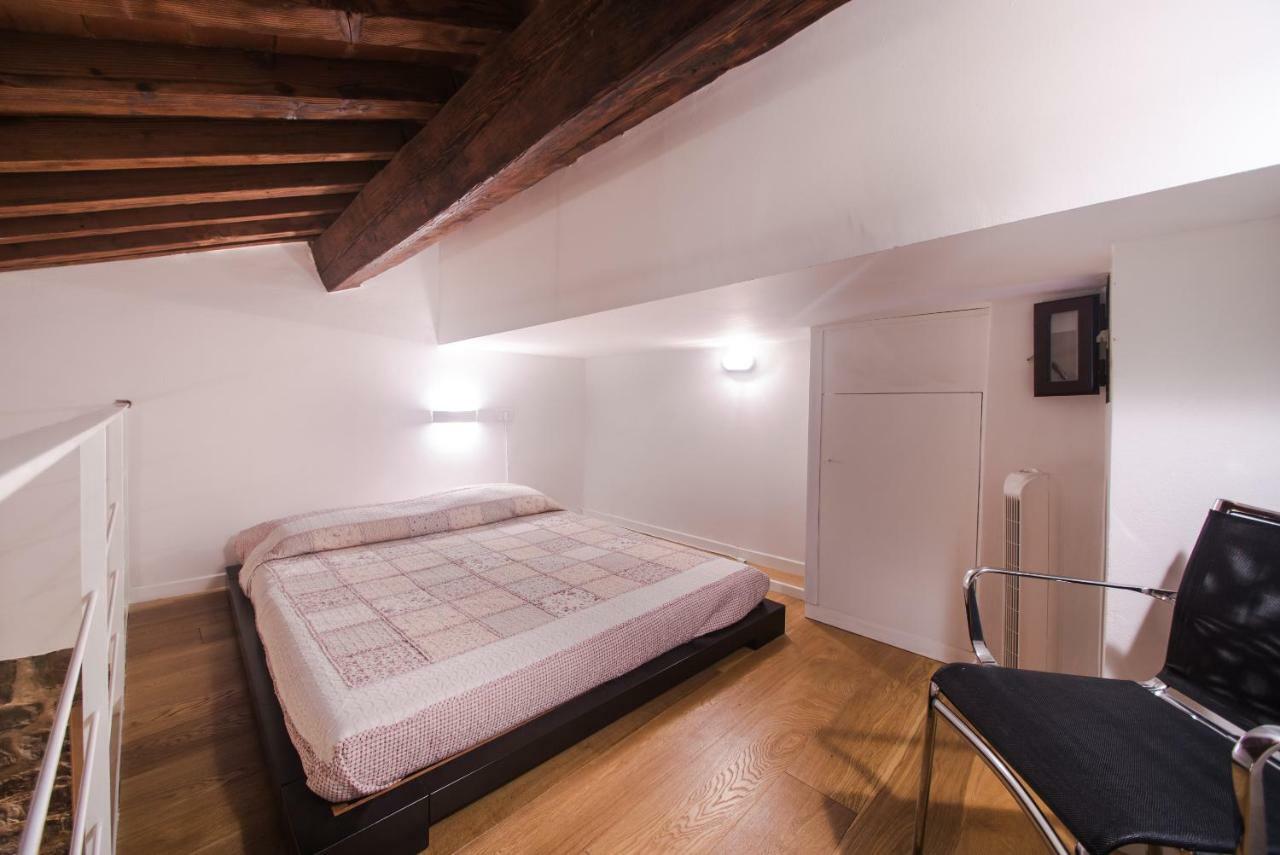 Location In Inviting Apartment *