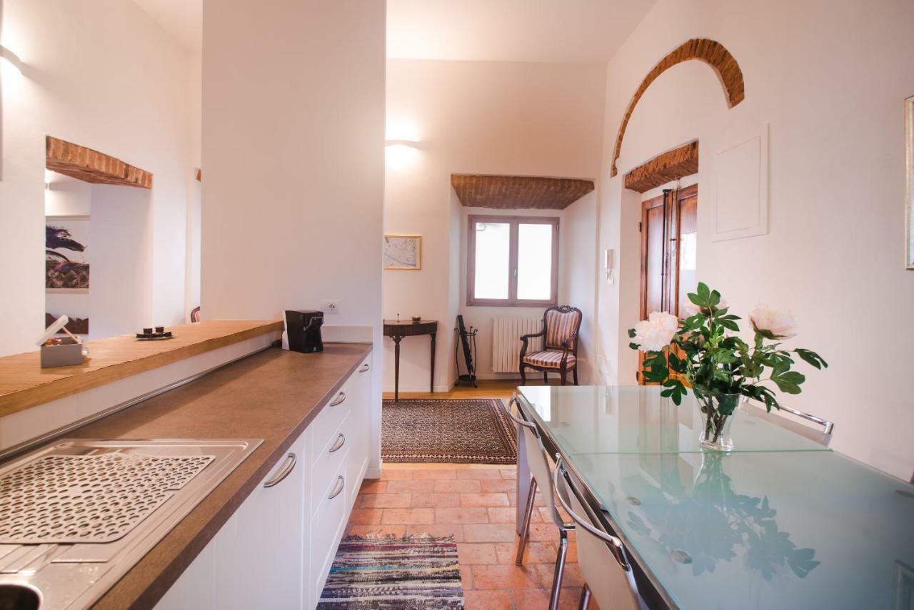 Location In Inviting Apartment Florence