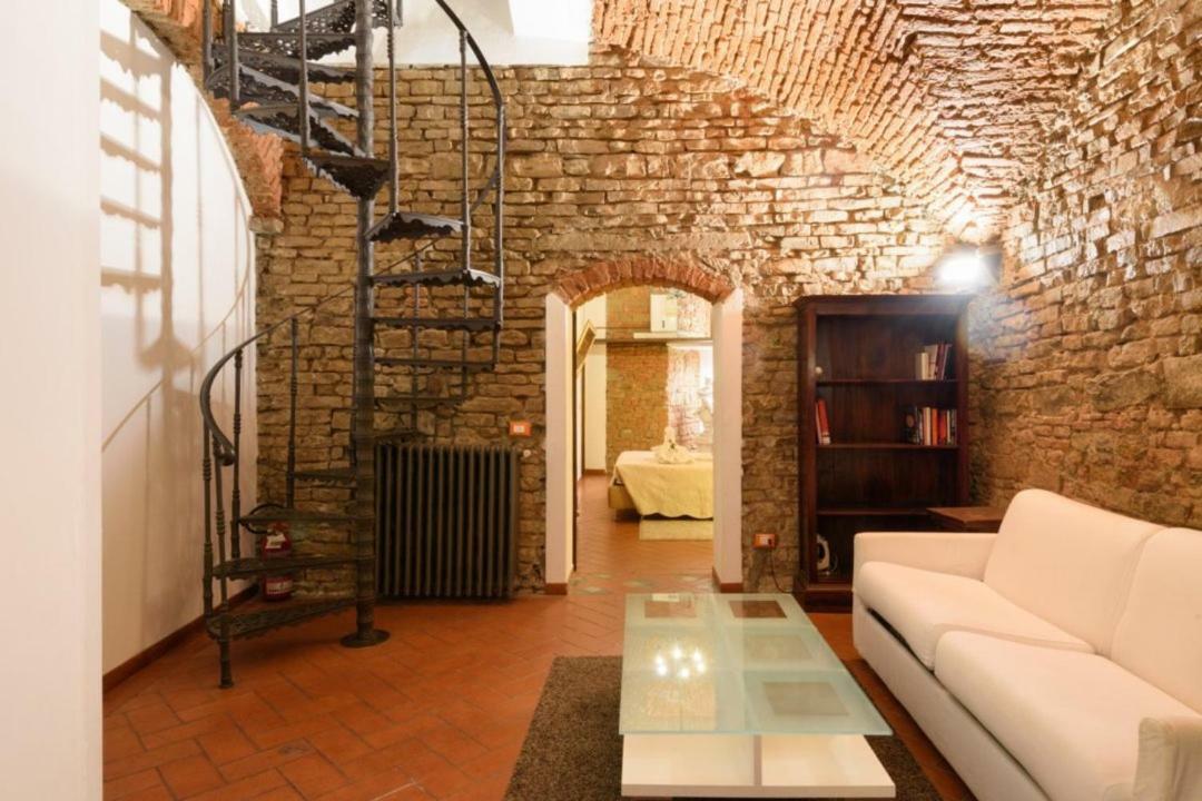 Secret Suite: A Dream Came True In Apartment