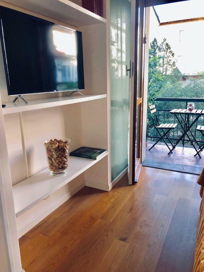 Liberta With Balcony Apartment