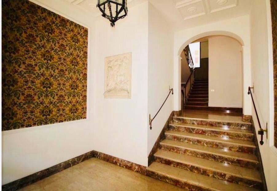 Liberta With Balcony Florence