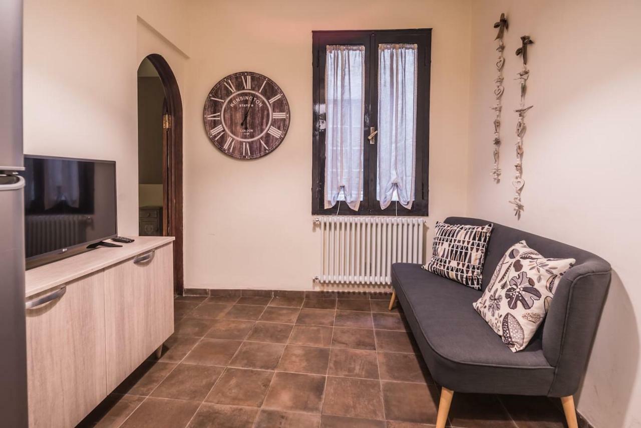 Spacious Apt With Terrace 200 Meters From Duomo Appartement