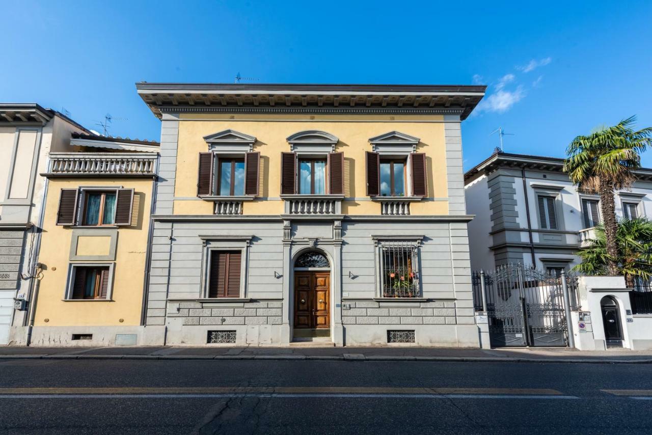 Renovated 19th-century In An Authentic Area Apartment