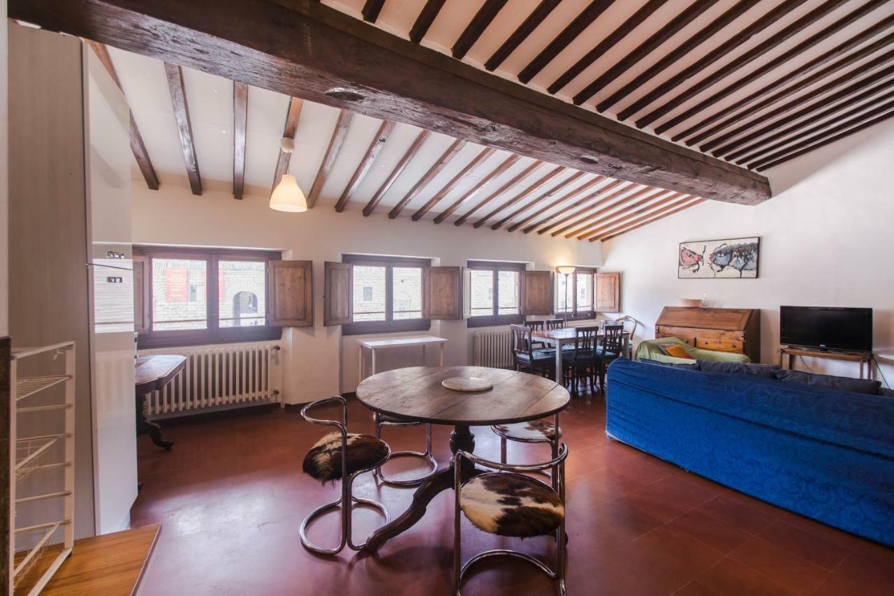 Great Location Just Infront Of Pitti Palace Florence