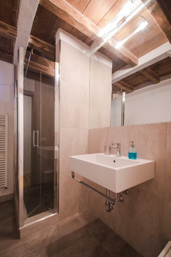 Location In Inviting * Florence