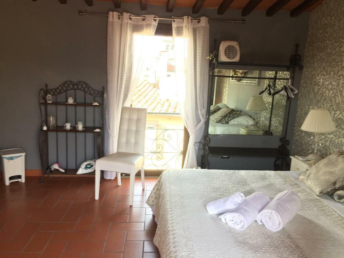 In Via Panicale Apartment *