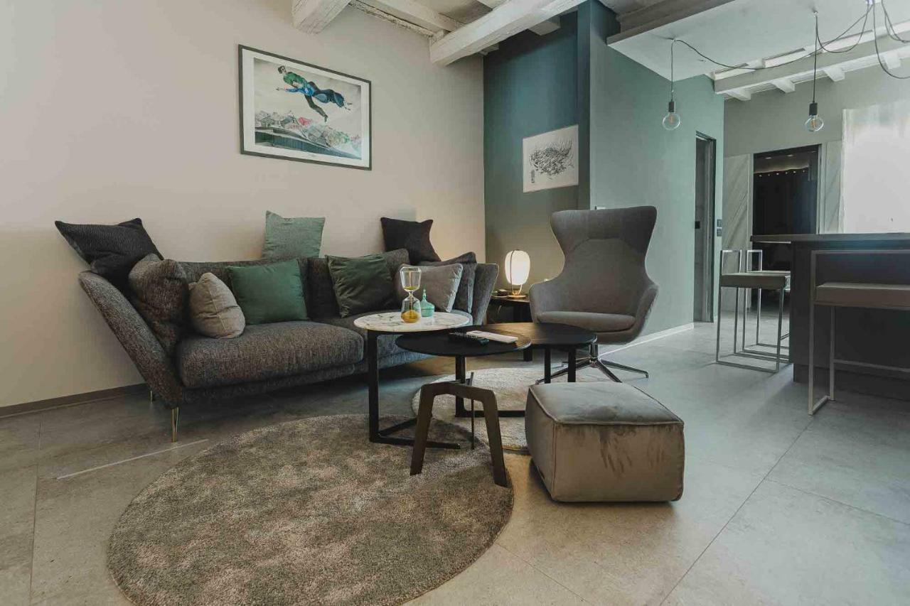 Ee Luxury Apartment *