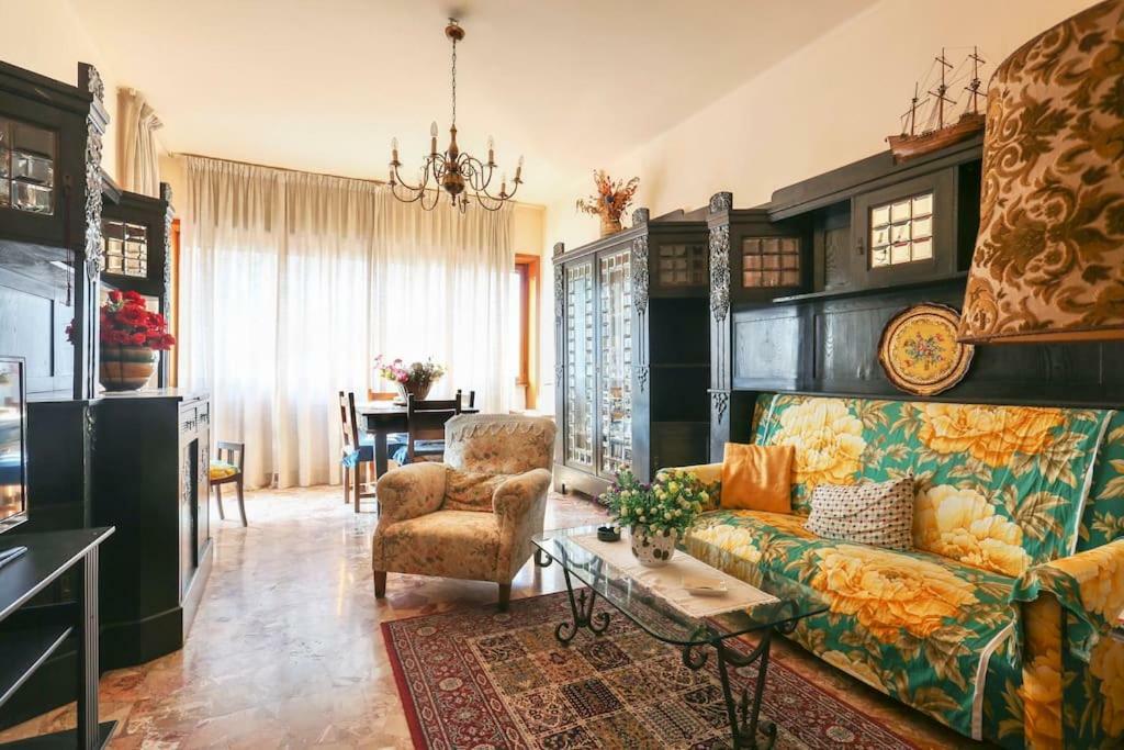 Apartment 37 Via Panciatichi Florence
