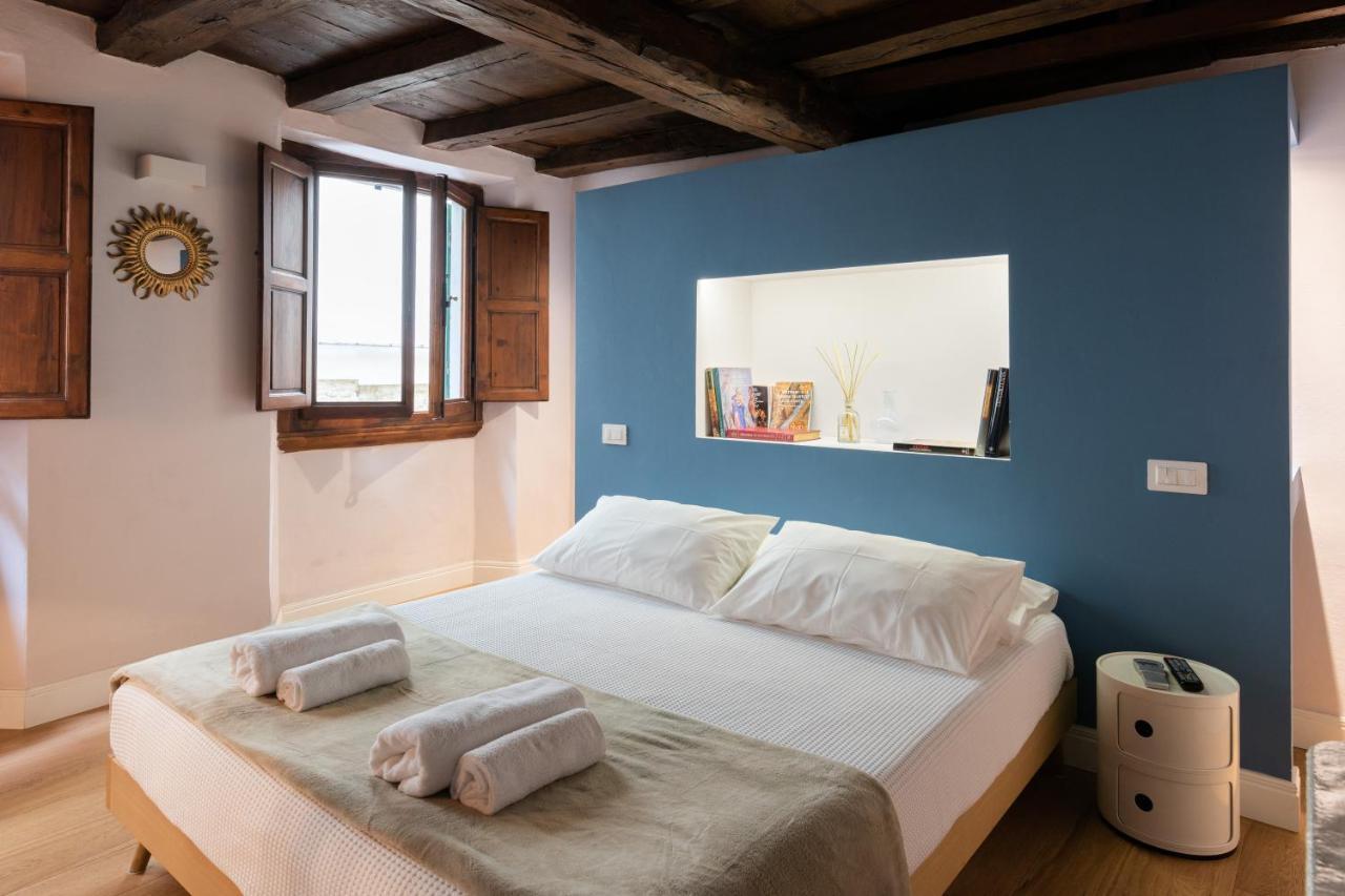 Velluti In Apartment Florence