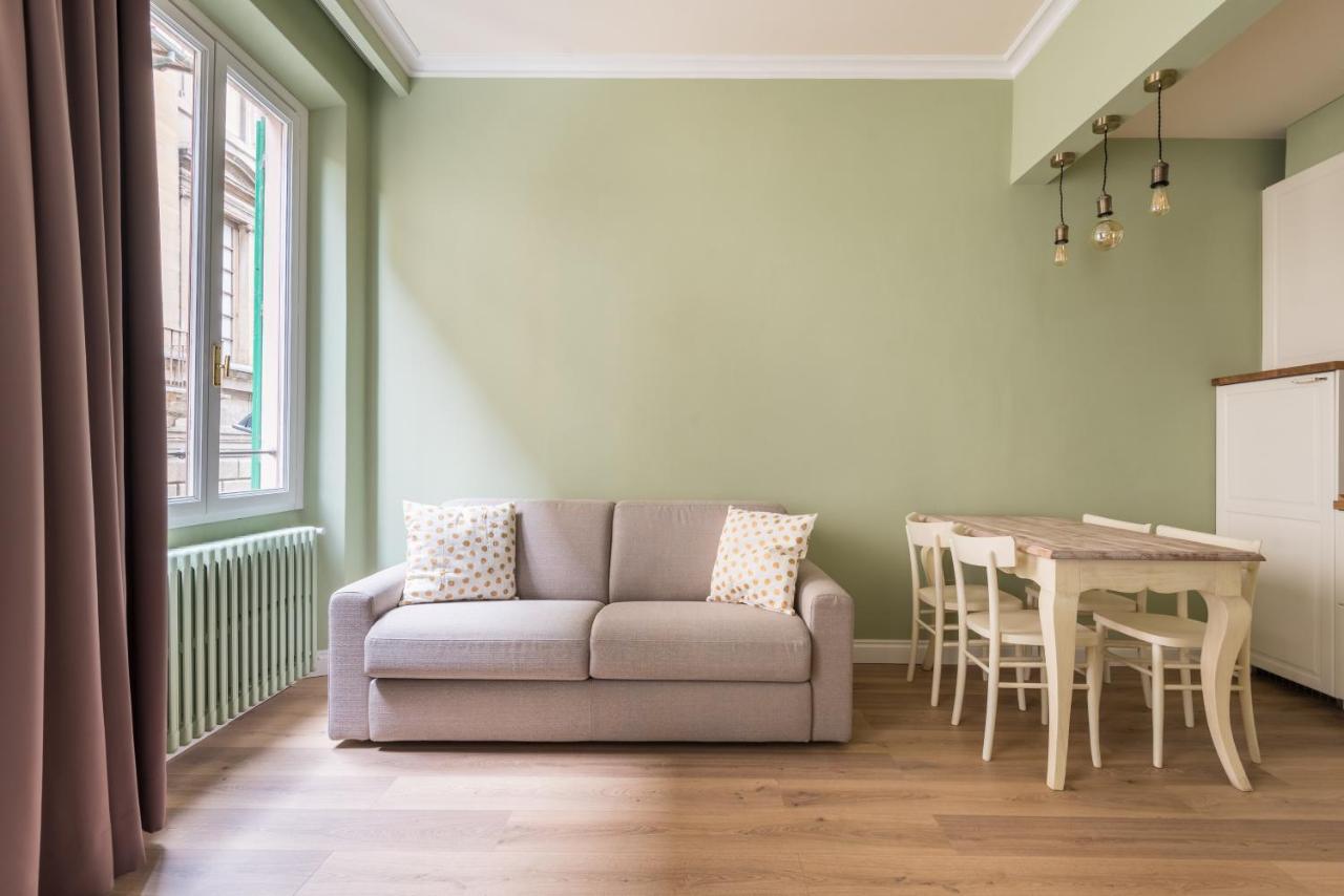 Elegant And Cozy Flat Heart Of