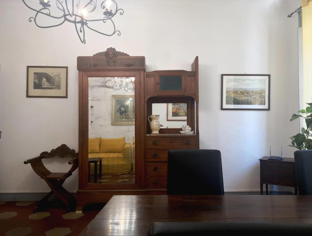 Pilastri Flat Florence