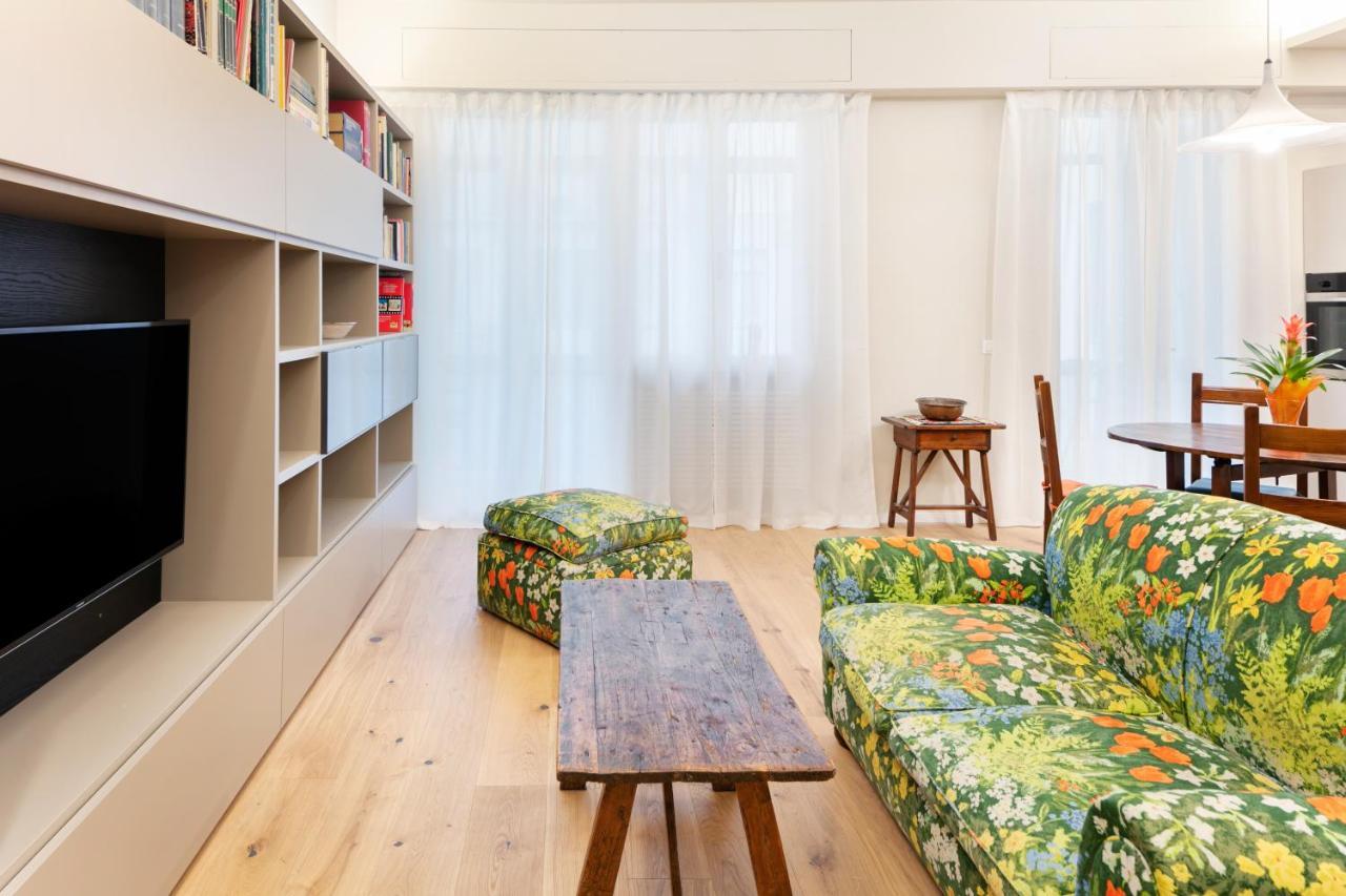 Giovanni Angelico Wood And Design Apartment
