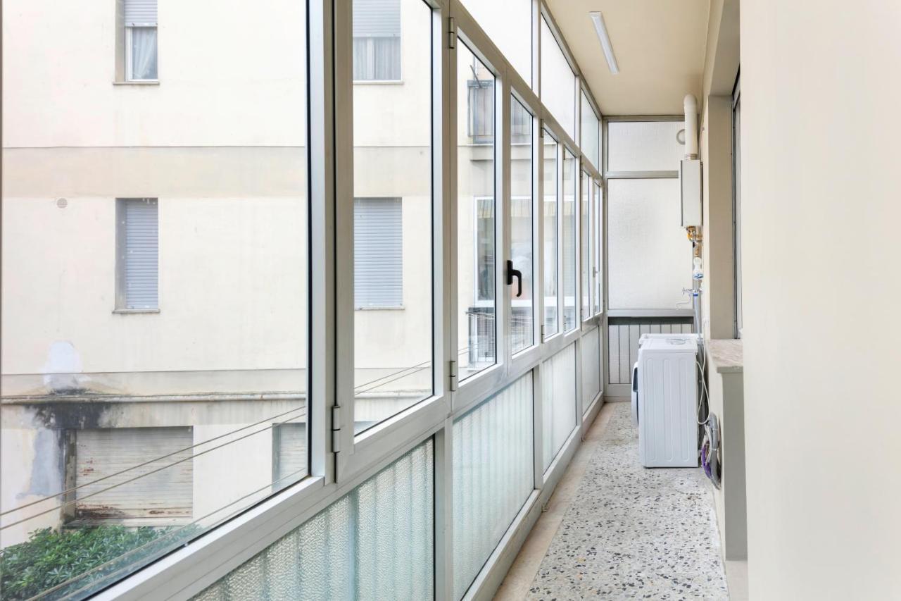 Giovanni Angelico Wood And Design Apartment