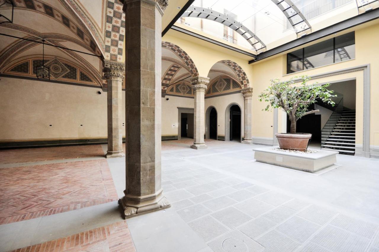 Tornaquinci Palace * Florence
