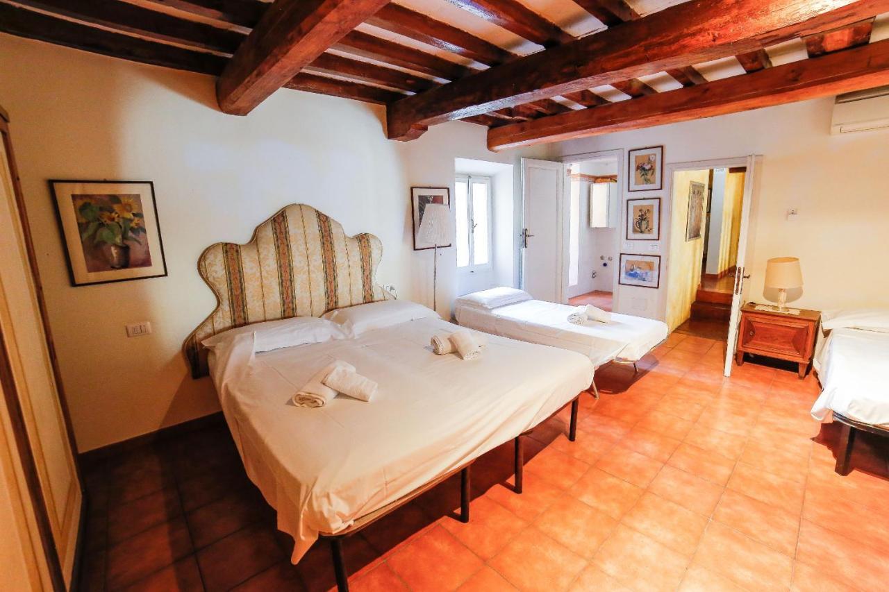 Traditional Close To The Duomo - Private Yard!