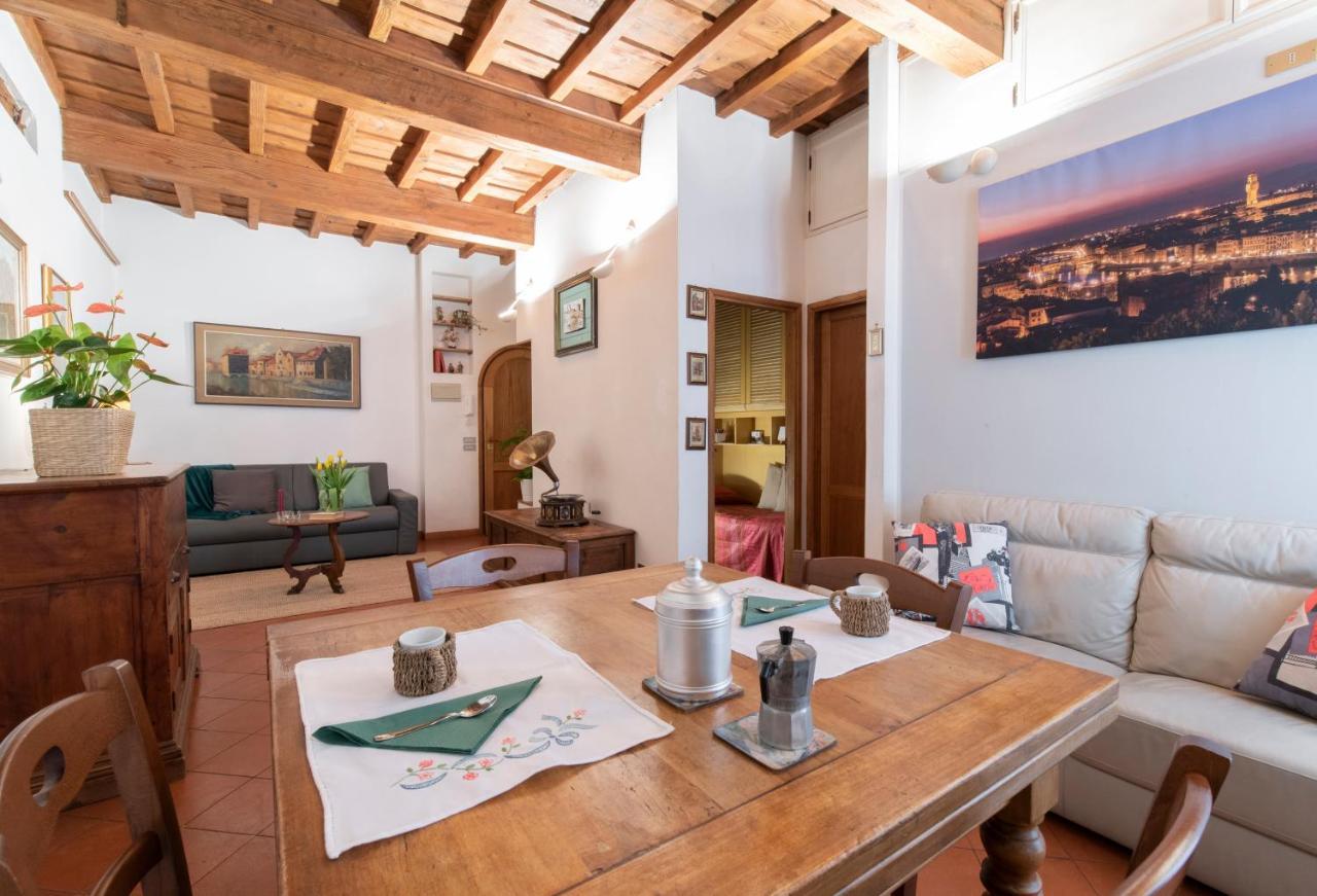 Pepi Dining At The Sunrise Apartment Florence