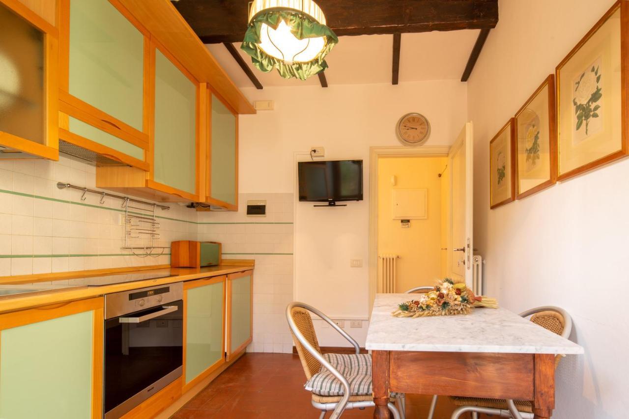 Lungarno Panoramic View Apartment Florence