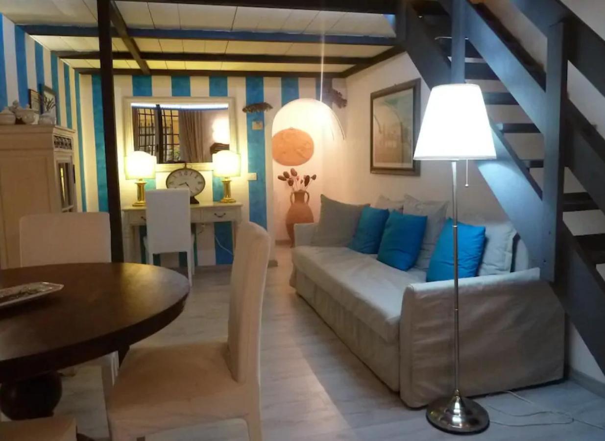 Azul Flat - Charm