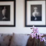 Kometa Suites & Apartments