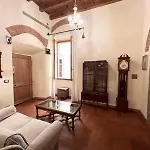Traditional Central Apartment